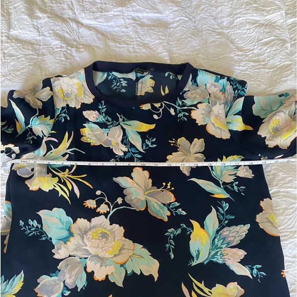 Ann Taylor Floral Print Women's Two Piece Set - Picture 4 of 9